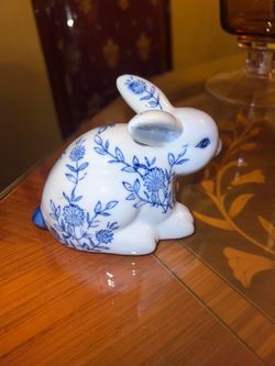 3X5 White Porcelain Rabbit with Blue Flowers
