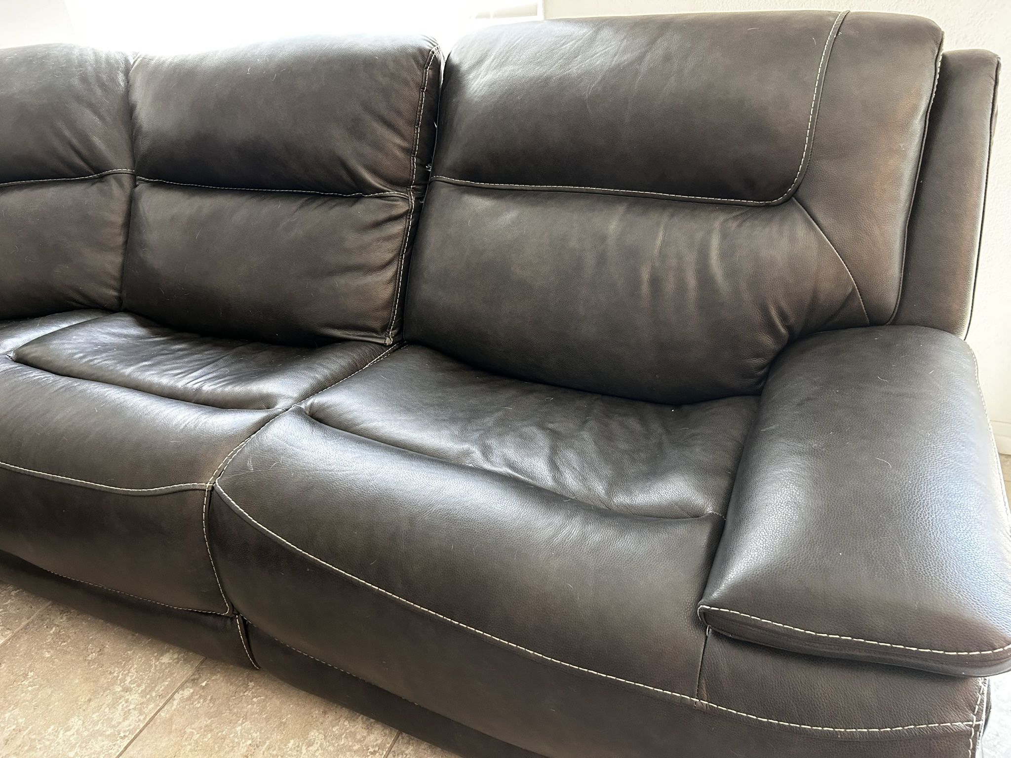 Leather sectional recliner