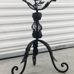 Cute Little Iron Side Table/plant Display 