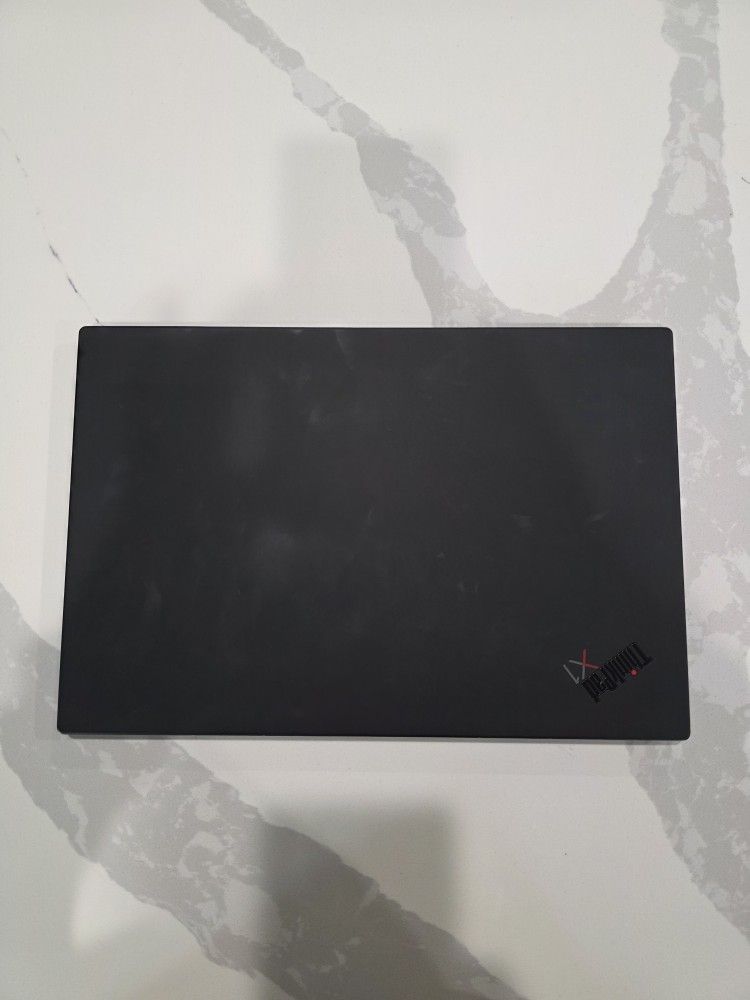 Laptop Lenovo thinkpad X1 carbon 7th gen 8GB RAM i5 256GB