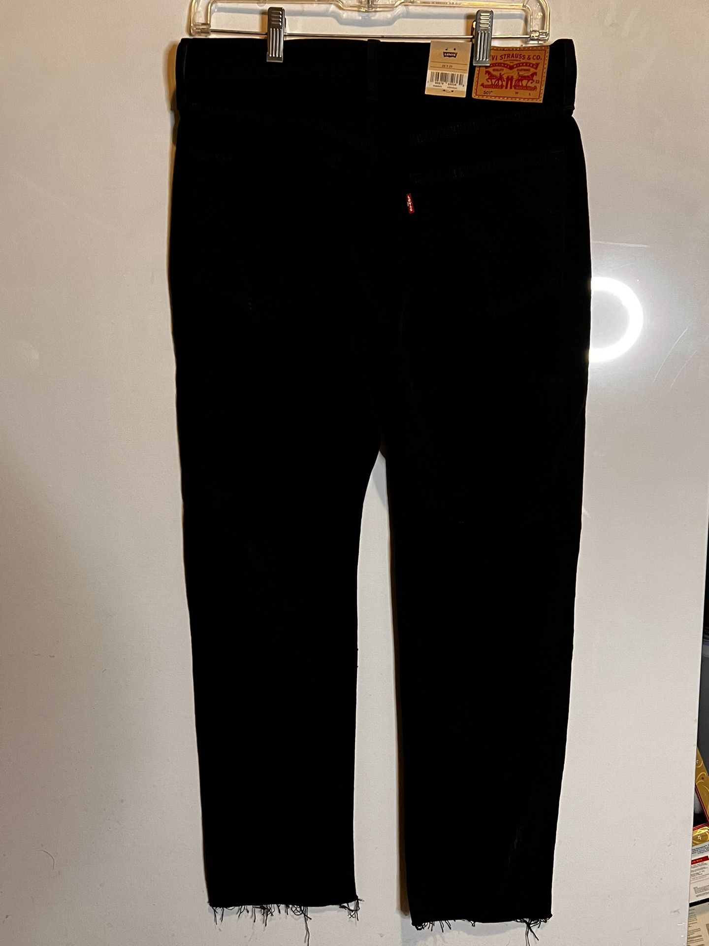New Women’s Levis Jeans 501