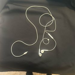 Apple Headphones With Old Style Plugin