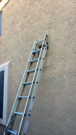 LADDER - Extension Ladder 20 ft