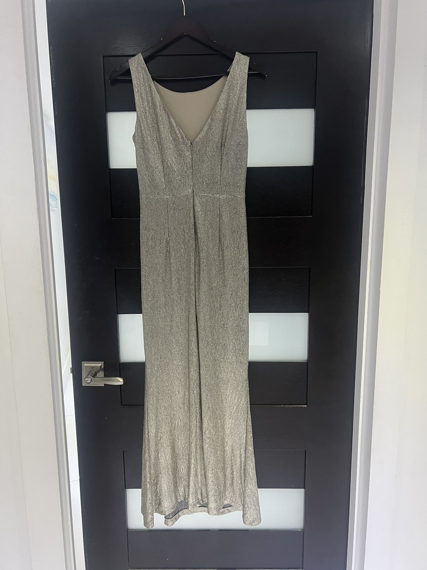 CALVIN KLEIN Metallic Silver/Gold Long Evening Dress With Ruched Knot..