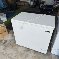 Magic Chef Chest Freezer