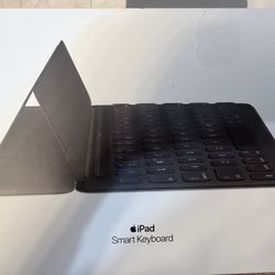 iPad Smart Keyboard 