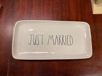 Rae Dunn just marries platter