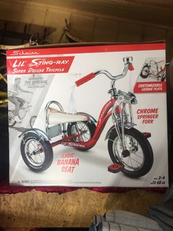 Lil-sting-Ray classic Banana seat $200 firm no trades blue and red.