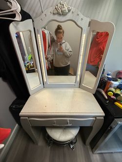 Silver Vanity With 1 Drawer