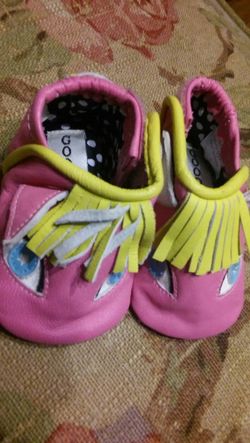 Leather baby shoes