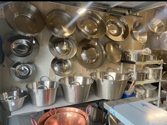 Casos, Comal De Bola, Comal De Enchiladas, Discos Y Mucho Mas   Todo Es Nuevo.   A Buen Precio