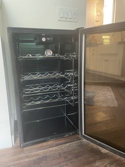 Wine Cooler - 20 Bottle