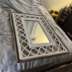 Mirror (white)