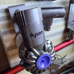 Dyson Cordless rechargeable Vacuum 