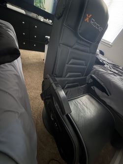Rocker chair with speakers