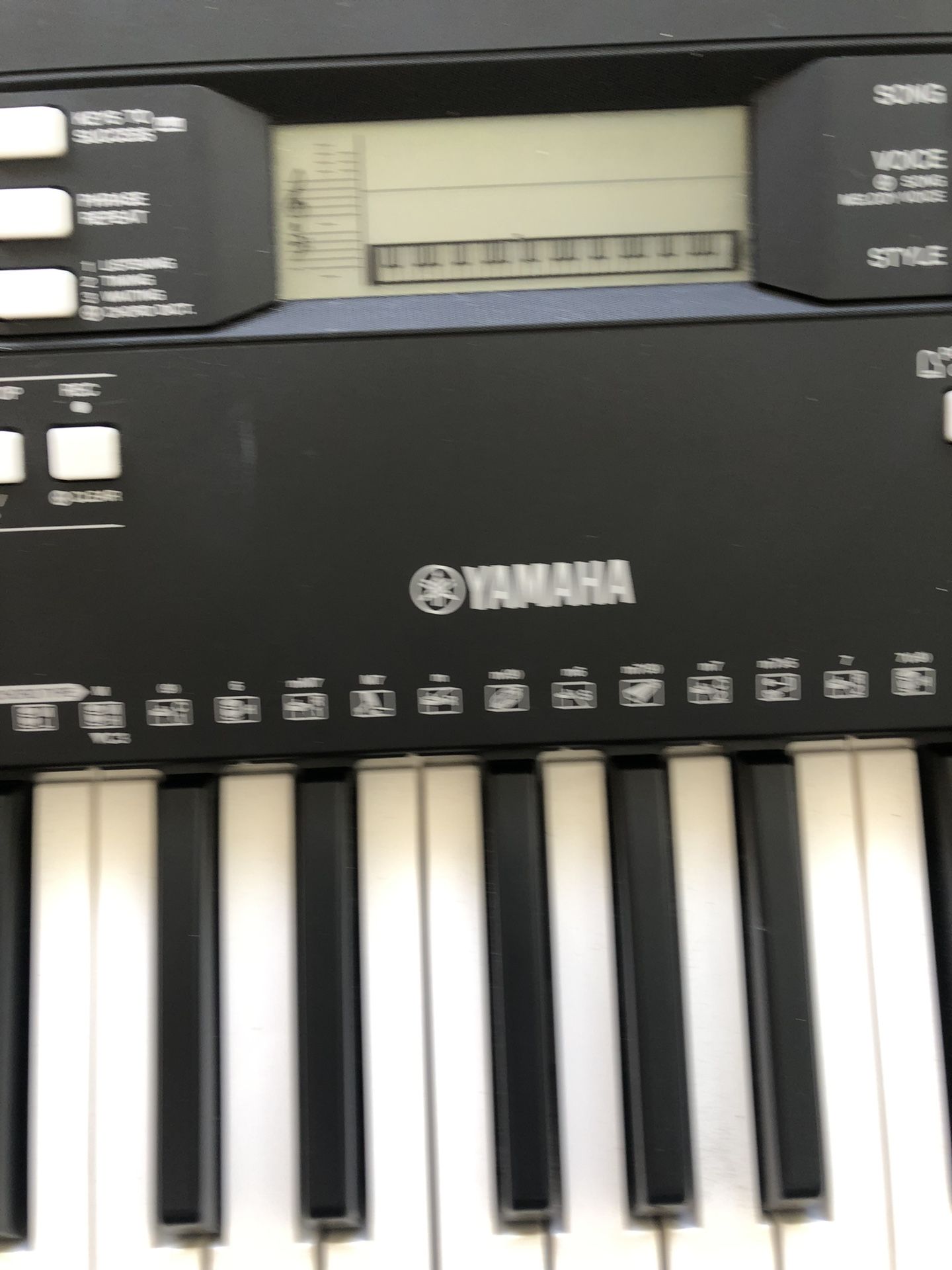 YAMAHA Electric keyboard