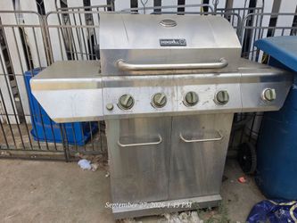Nexgrill Stainless Steel Gas Grill (MUST GO BY SATURDAY)
