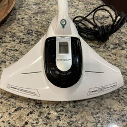 Raycop Lite Bedding UV sterilization Handheld Vacuum Cleaner BK-100WA