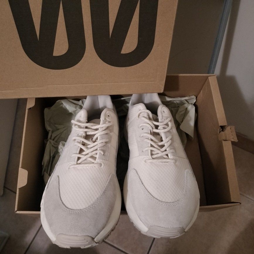 Yeezy Adidas 700 Boost