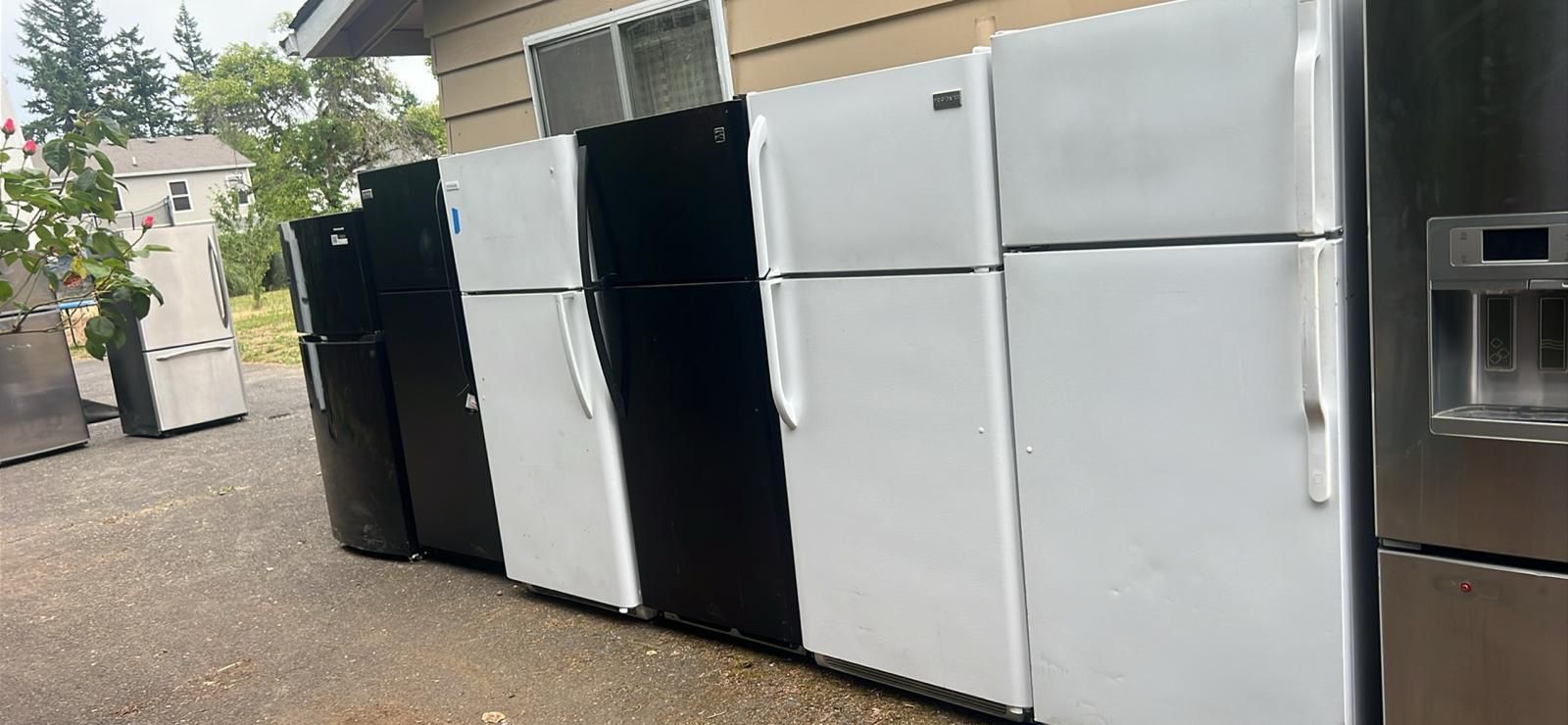 refrigerators in excellent condition 🧊