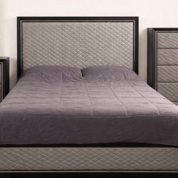 Queen Bed and drawers 