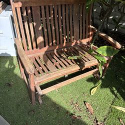 Swinging Wooden Chair/bench