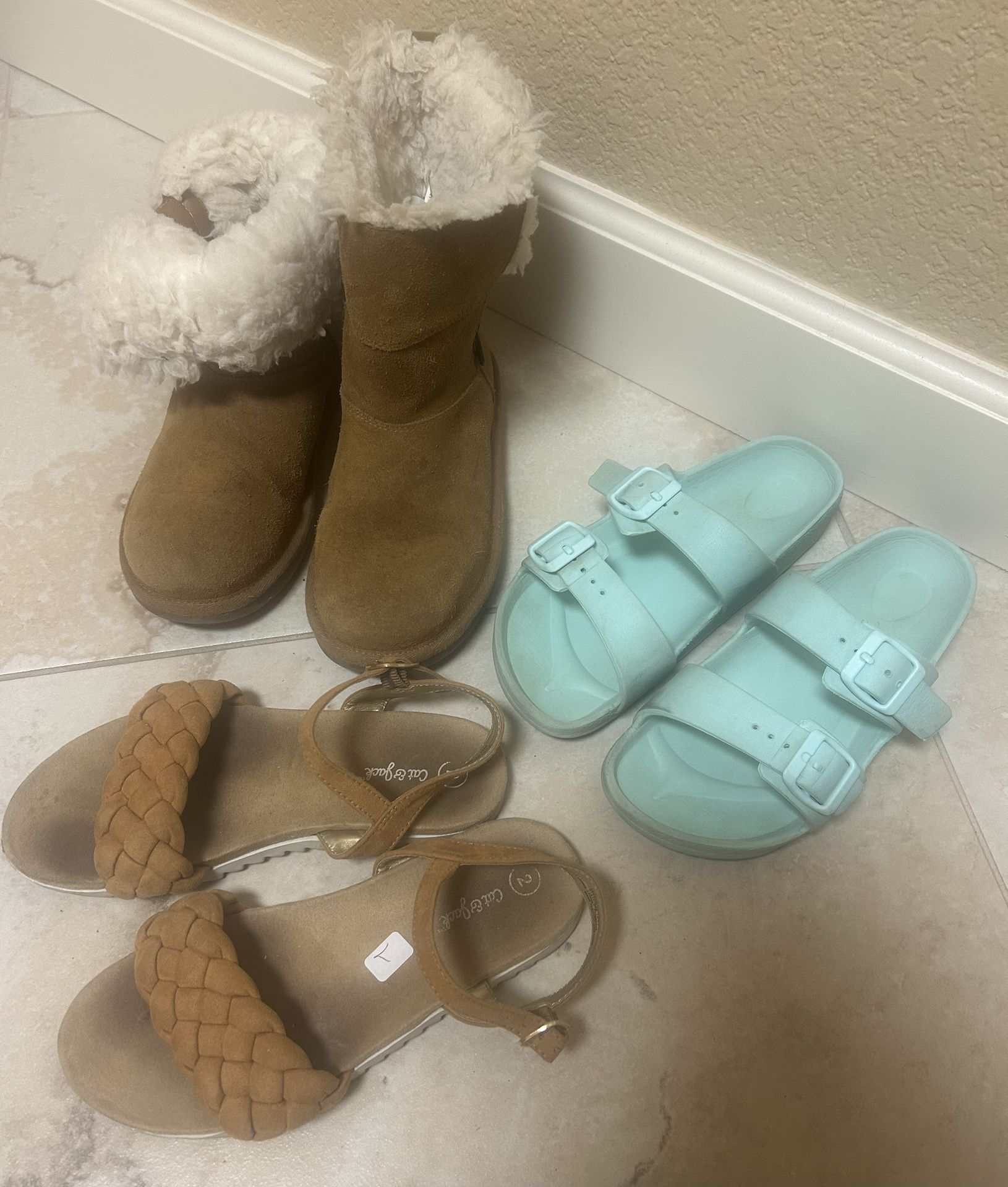 Koolaburra By UGG Boots Girls Size 2 ++ 2 Pair Sandals