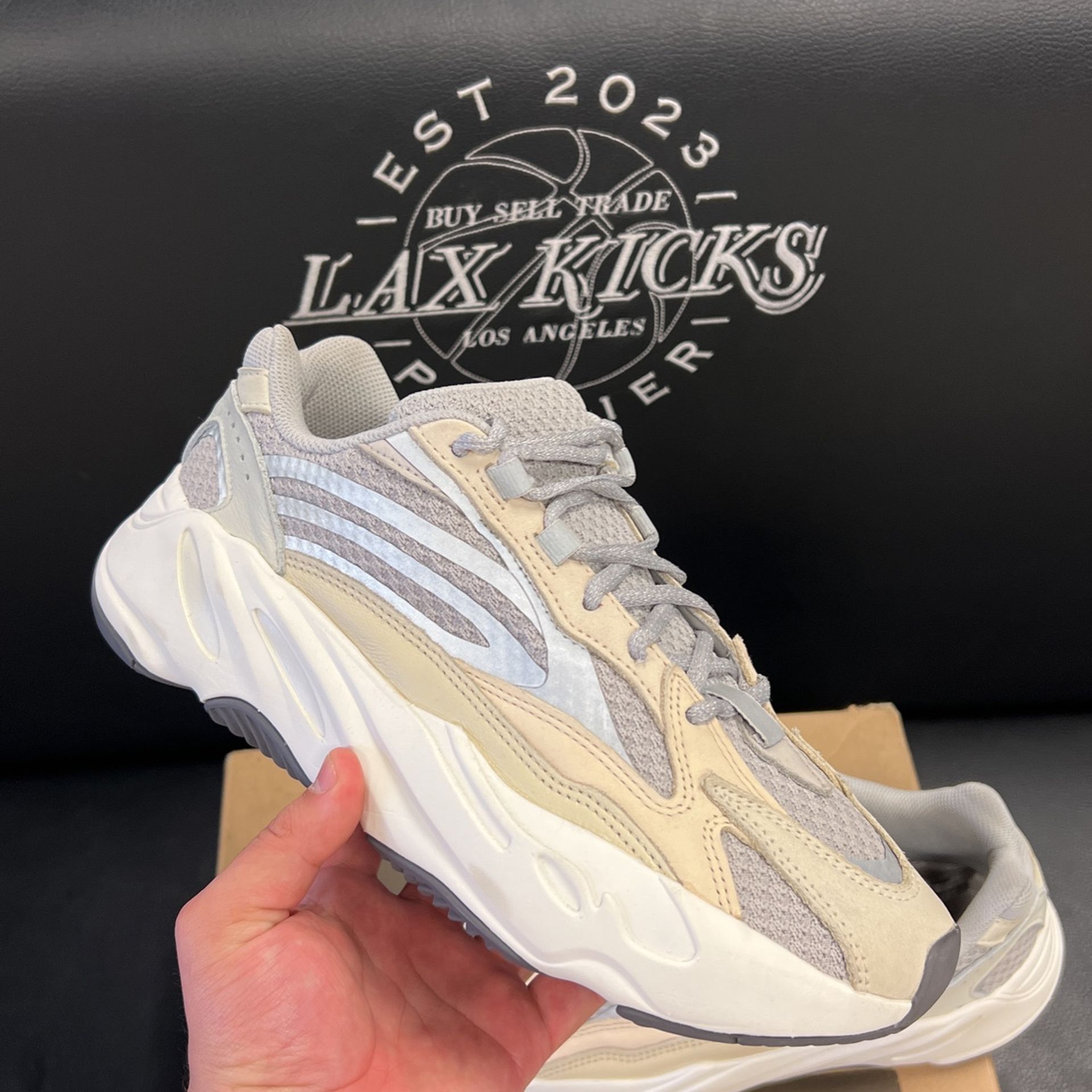 Yeezy 700 Cream Size PREOWNED Super Clean