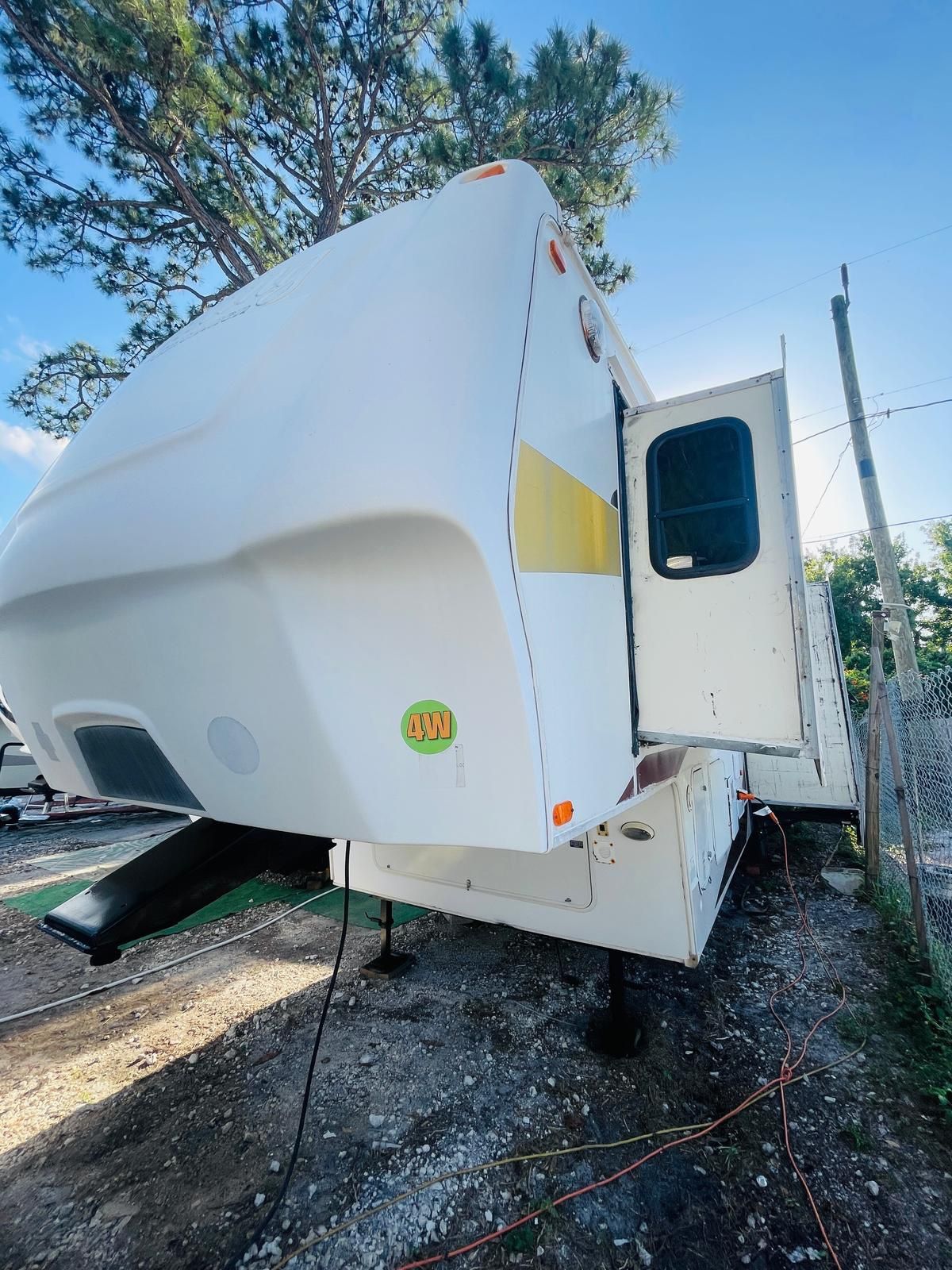 2008 Coachmen Wyoming 5th Wheel RV
