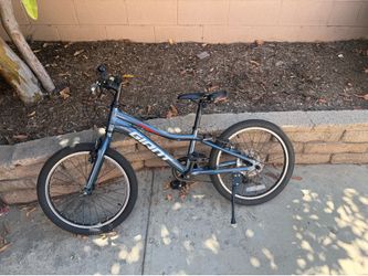 Giant Kids Bike – 16” Wheels – Excellent Condition