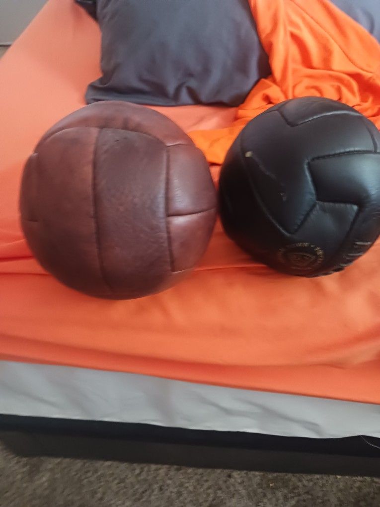 Retro SOCCER ⚽️ Balls.
