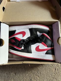 Nikes 7