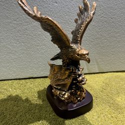 MILITARY EAGLE FIGURINE WITH FLAG COPPER METAL 12" TALL EXCELLENT CONDITION
