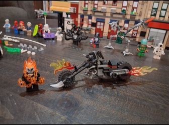 LEGO Spider-Man Modular Building Set Bundle
