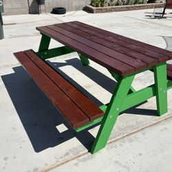 Picnic Table(Brown/Green) CAN CHANGE COLORS 