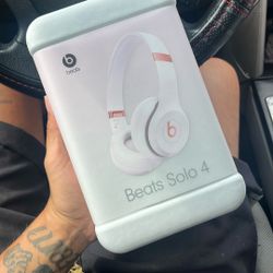 Beats Solo 4