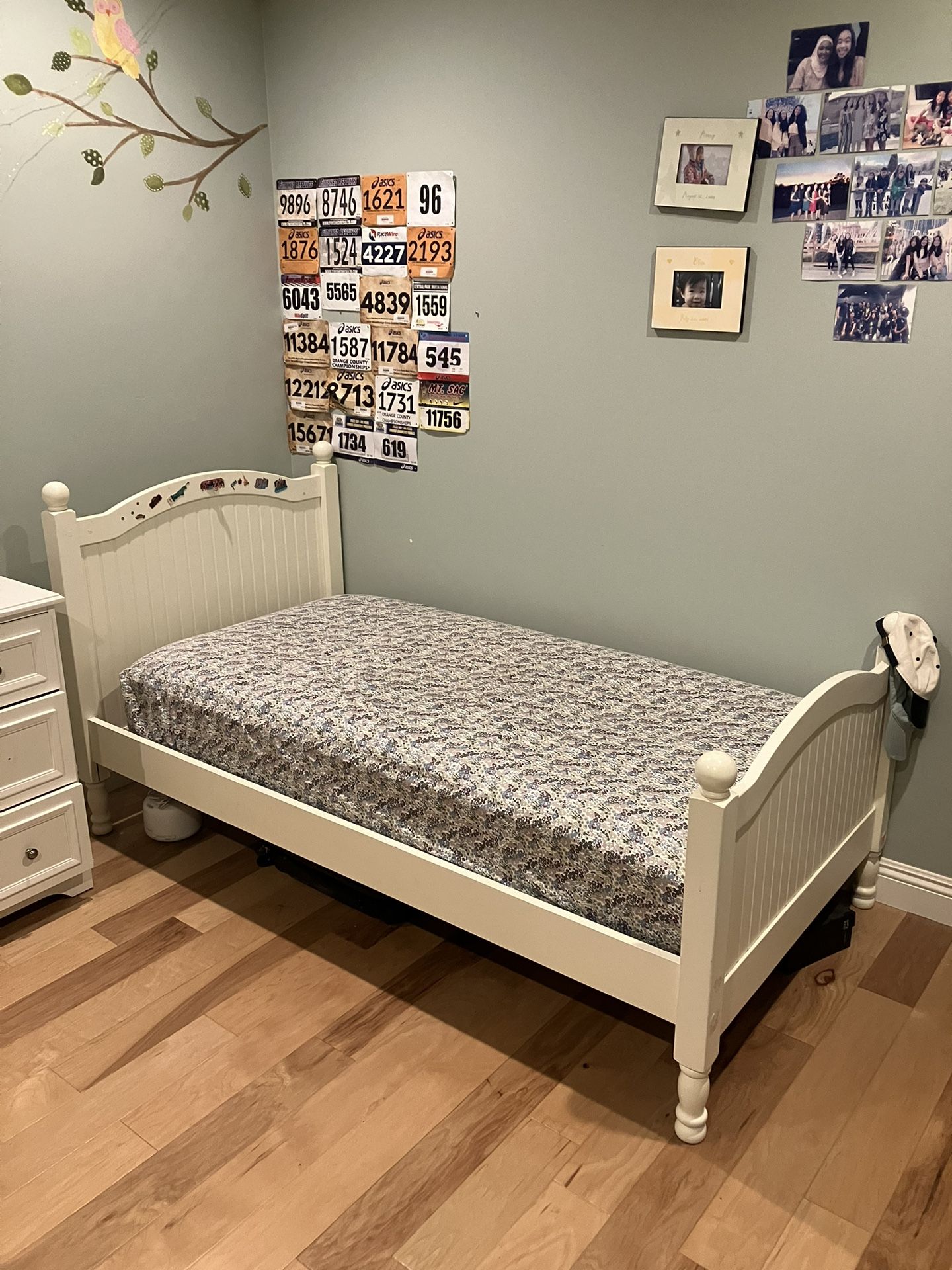 Pottery Barn Carolina Twin Bed Frame