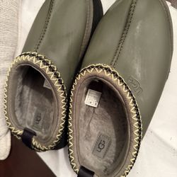 Ugg Women’s Shoes Like New Size 9