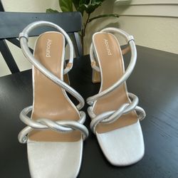 Nordstrom Abound Silver Heels Size 7