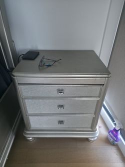 Silver 3-Drawer Nightstand - Bedside Table