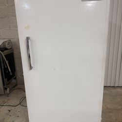 MANITOWOC FREEZER