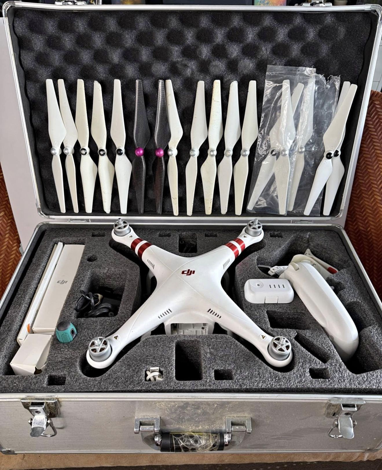 DJI Phantom 3 Standard Quadcopter Camera Drone - White