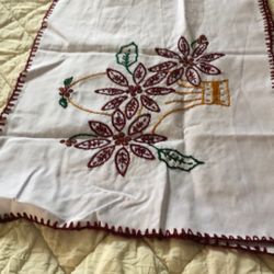 Camino De Mesa Bordado A Mano 