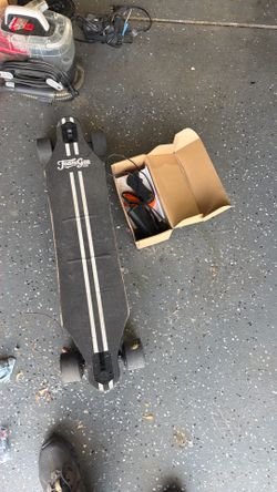 Electric skateboard