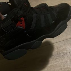 6 Rings All Black Size 9.5 110$ 