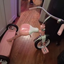 Radio Vintage Tricycle 