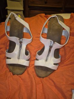 Platform sandals size 9 fair condition