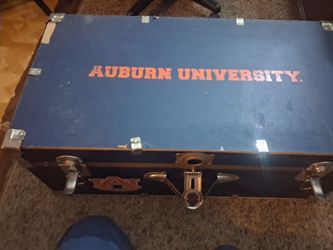 Auburn trunk