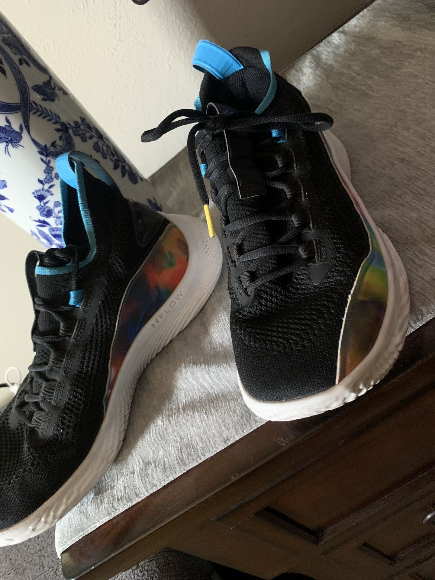 Running Shoes (curry)size 10 1/2
