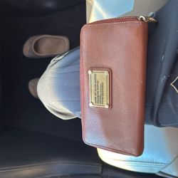 BIGGER OR BETTER Than Marc Jacobs Wallet